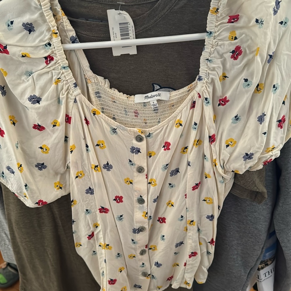 Madewell NWT Blouse/Top, floral, more off the shoulder Blouse/Top.